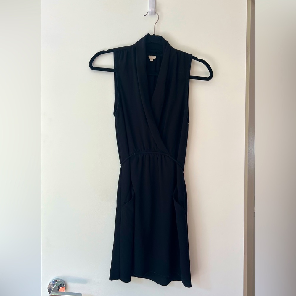 Wilfred XS black dress w/pockets